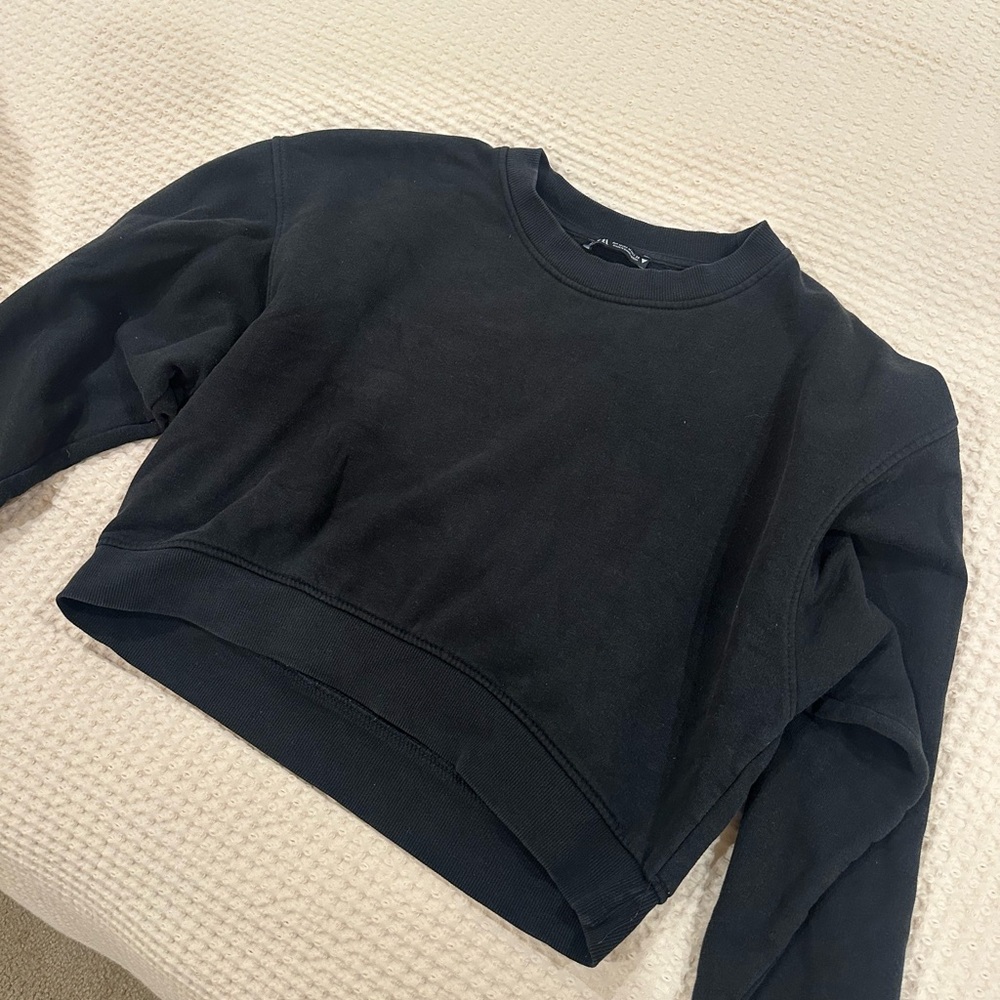 Zara Classic Black Pullover